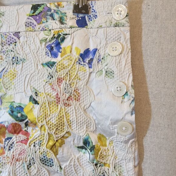 Elevenses Shorts Anthropologie 4 Catalonia Lace Floral Textured Button Side - Picture 2 of 16